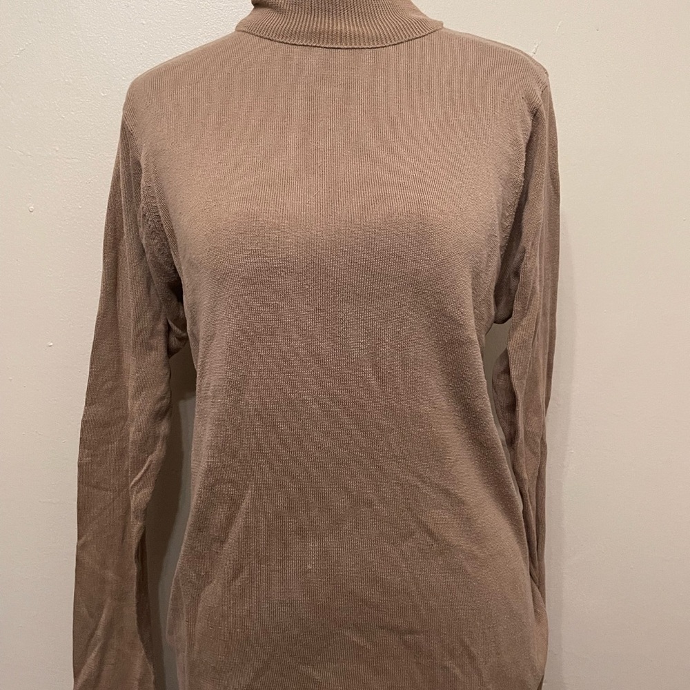 100% SILK Herman Geist Tan Turtleneck Sweater | M